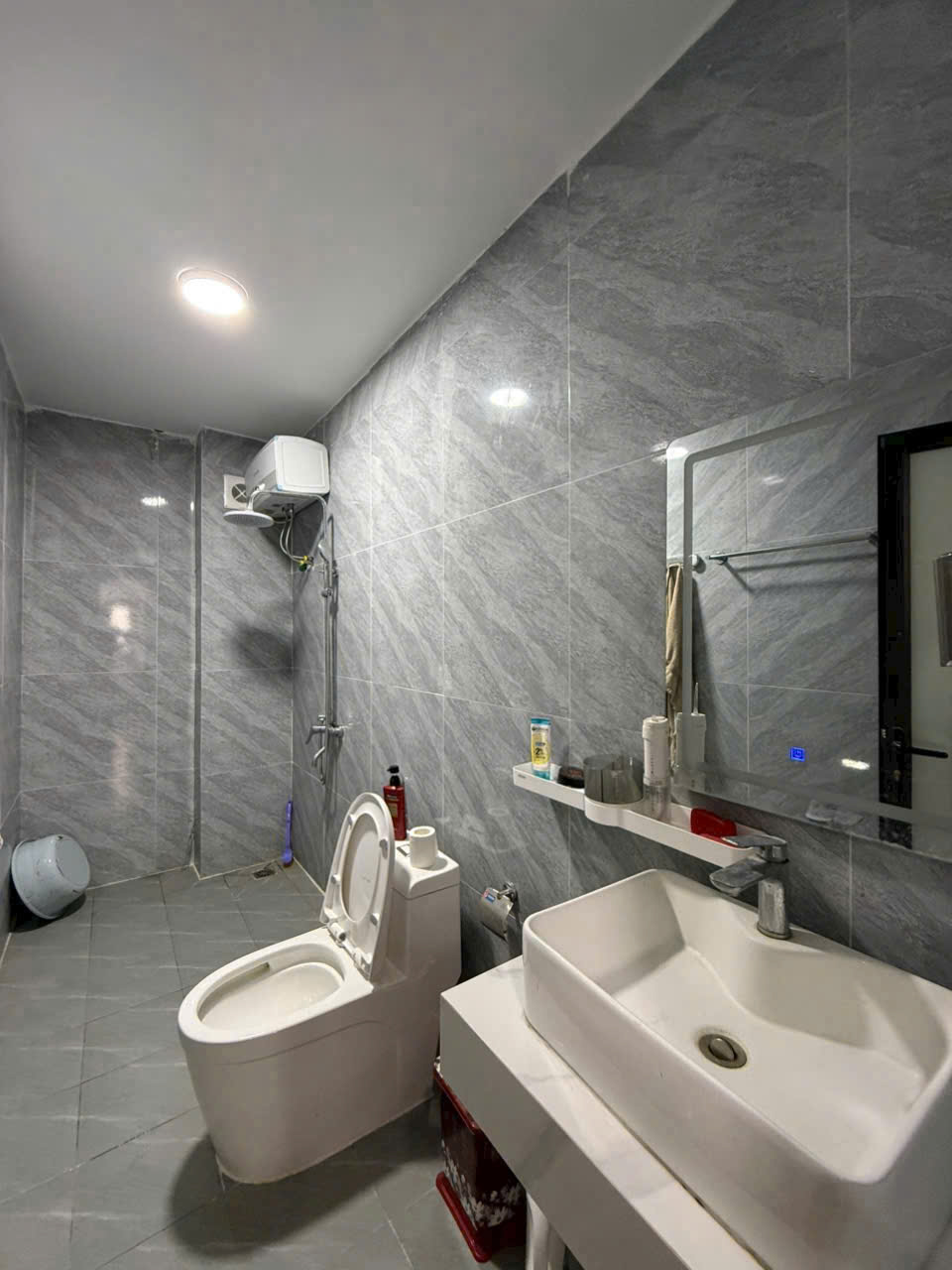 BÁN NHÀ 50M2 XÂY 5 TẦNG THANG MÁY- ĐƯỜNG THÔNG, Ô TÔ VÀO NHÀ NGAY BÁT KHỐI LONG BIÊN 6