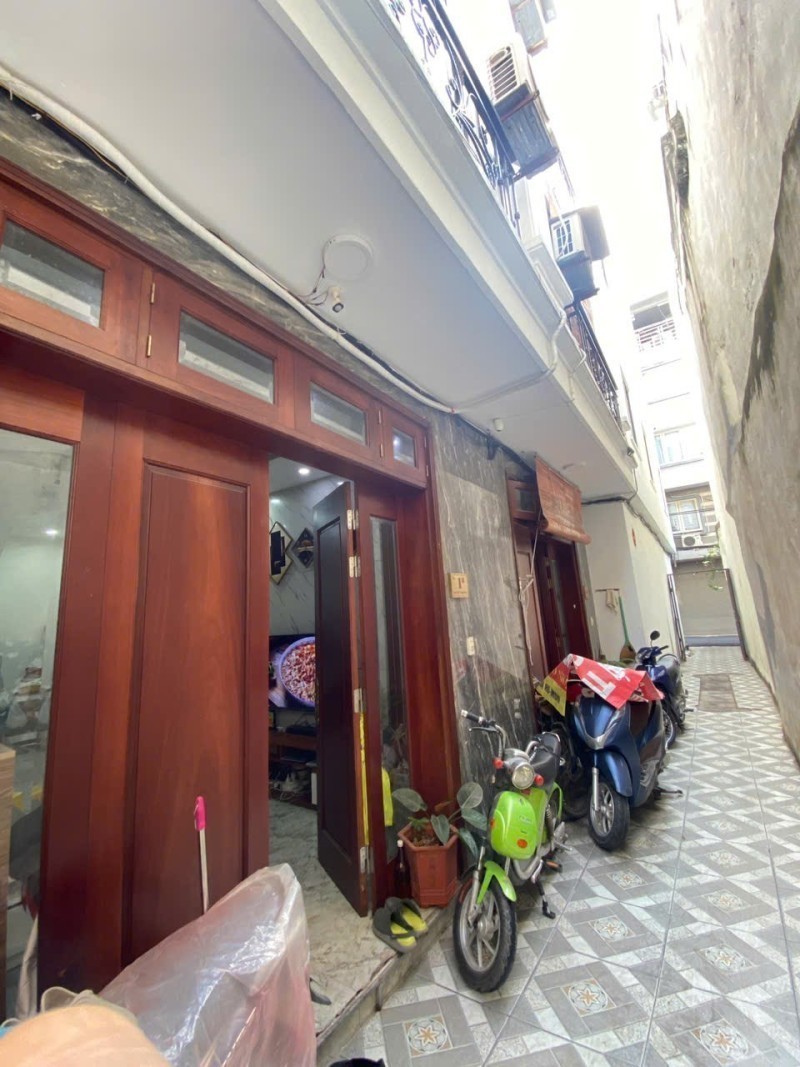 BÁN NHÀ NGUYỄN SƠN – PHÂN LÔ HÀNG KHÔNG – Ô TÔ TRÁNH – 5 TẦNG Ở NGAY 2