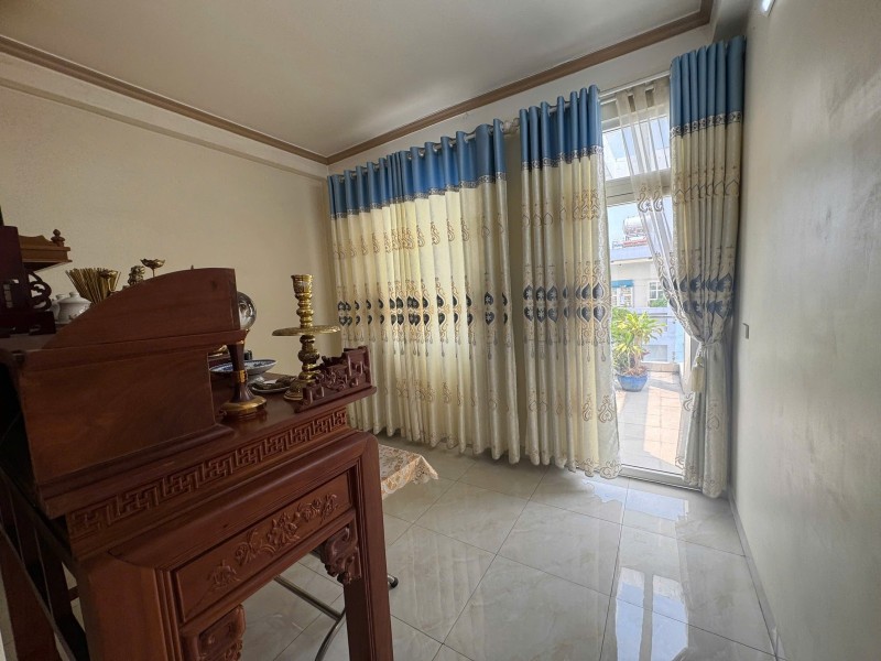 Bán nhà đường số 6, Linh Xuân, Thủ Đức, TP HCM. DT 104m2 , 4 tầng. Giá  - 6.95 tỷ. 3