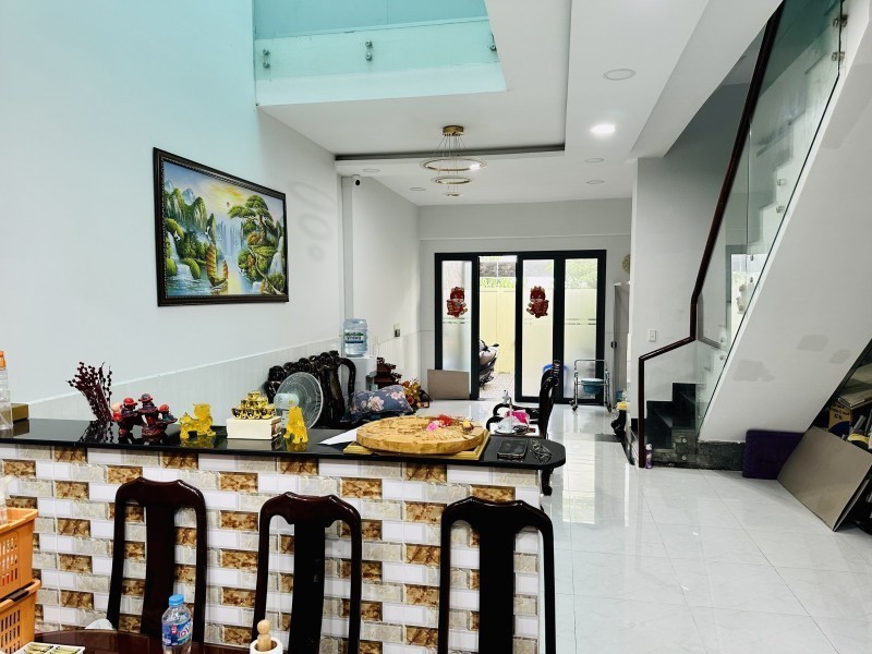 Bán nhà đường số 9, Hiệp Bình Chánh, Thủ Đức, TP HCM. DT 90m2, 3 tầng. Giá 9.25 tỷ. 2