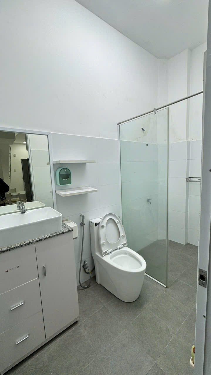 CHO THUÊ NHÀ NGUYÊN CĂN 2 TẦNG HẺM THÁP BÀ GẦN BIỂN 4