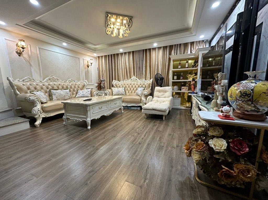 Bán nhà mặt phố Trúc Bạch, View hồ, ô tô tránh, lô góc 2 mặt phố, hiếm nhà bán. Giá 45 tỷ 5