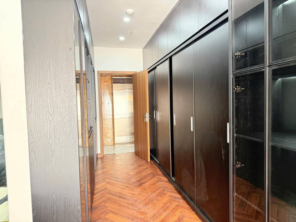 Bán nhà Kim Mã, Ba Đình, dt 80m, 7 tầng thang máy, ô tô vào nhà, 2 mặt thoáng. Giá 26 tỷ 2