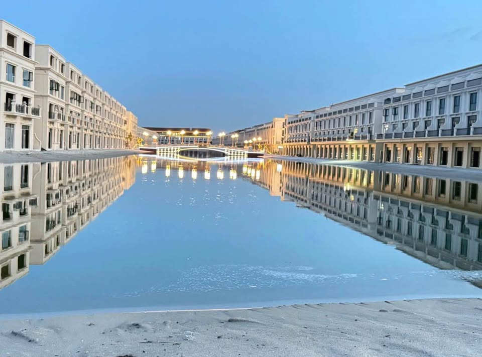 Ngoại Giao 2 căn NHÀ PHỐ 4 tầng 100m2 tại VƯỜN ĐẢO VUA VINHOMES ROYAL Vũ Yên, Hải Phòng. 2