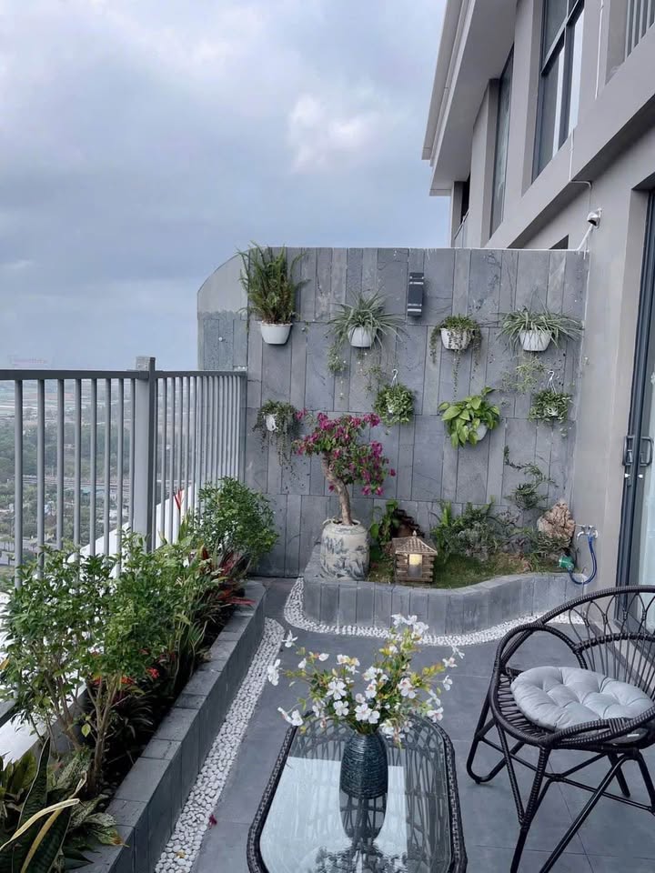 Chính chủ bán căn Duplex 2 tầng 3pn 96,5m chung cư Dragon Castle Bãi Cháy, Hạ Long. Ngay cạnh TTTM 4