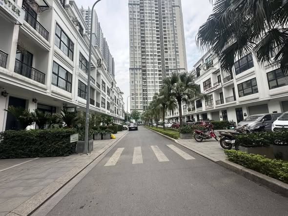 BIỆT THỰ LIỀN KỀ VINHOMES GARDENIA – HÀM NGHI113M2, 5 TẦNG, KINH DOANH -VỈA HÈ RỘNG 3