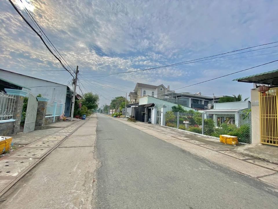 Bán đất mặt tiền đường số 33 xã Tân Thông Hội dt 416m2 full thổ giá 7,3 tỷ 3
