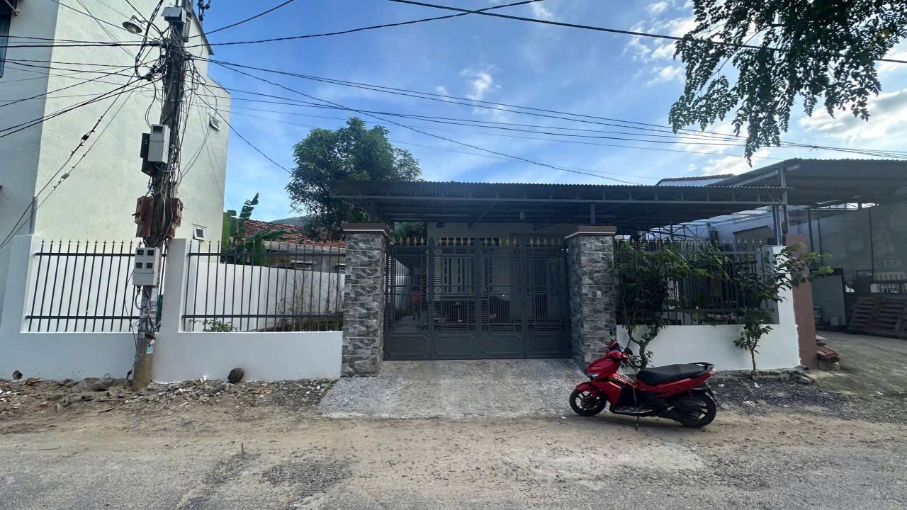 BÁN CĂN NHÀ CẤP 4 SÂN VƯỜN MẶT TIỀN ĐƯỜNG SÔNG CẦU-DIÊN AN