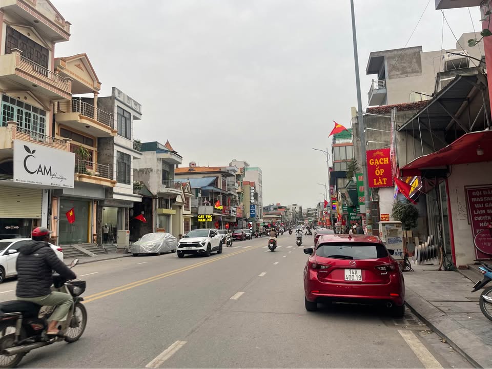 CHÍNH CHỦ BÁN NHÀ 2,5 Tầng 68m2 MẶT ĐƯỜNG BA LAN - GIẾNG ĐÁY, HẠ LONG - KINH DOANH ĐẮT GIÁ. 2