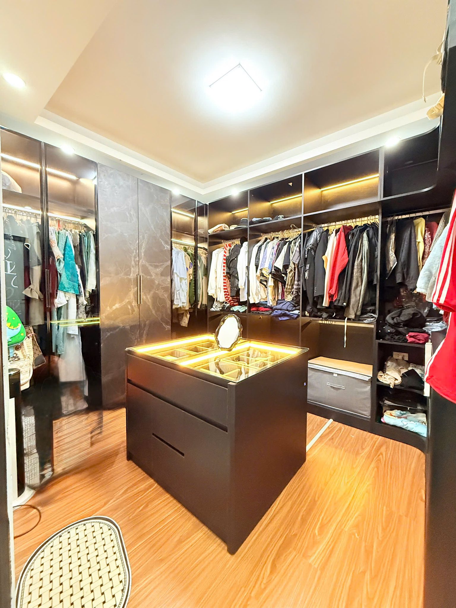 BÁN NHÀ VĨNH TUY-HÀNG XÓM TIMESCITY-DÂN XÂY-63M 6T THANG MÁY-20M RA ÔTÔ TRÁNH-Ở NGAY 4