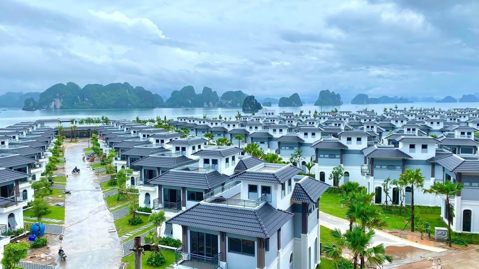 Chính chủ cần bán Cắt Lỗ gần 1 tỷ căn Biệt thự 2,5 tầng 120m2 ven biển SONASEA Vân Đồn, Quảng Ninh 2