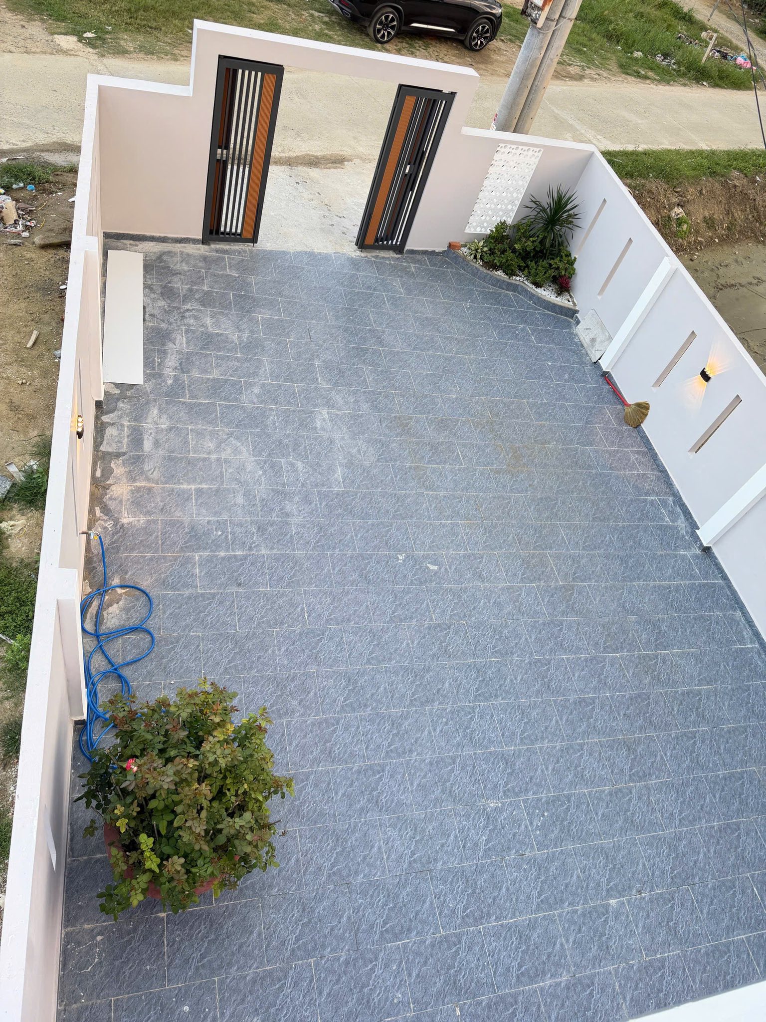 Bán căn nhà mặt đường Cây Duối xã Diên AN sân để được 2 -3 ô tô. Giá 2ty690 3