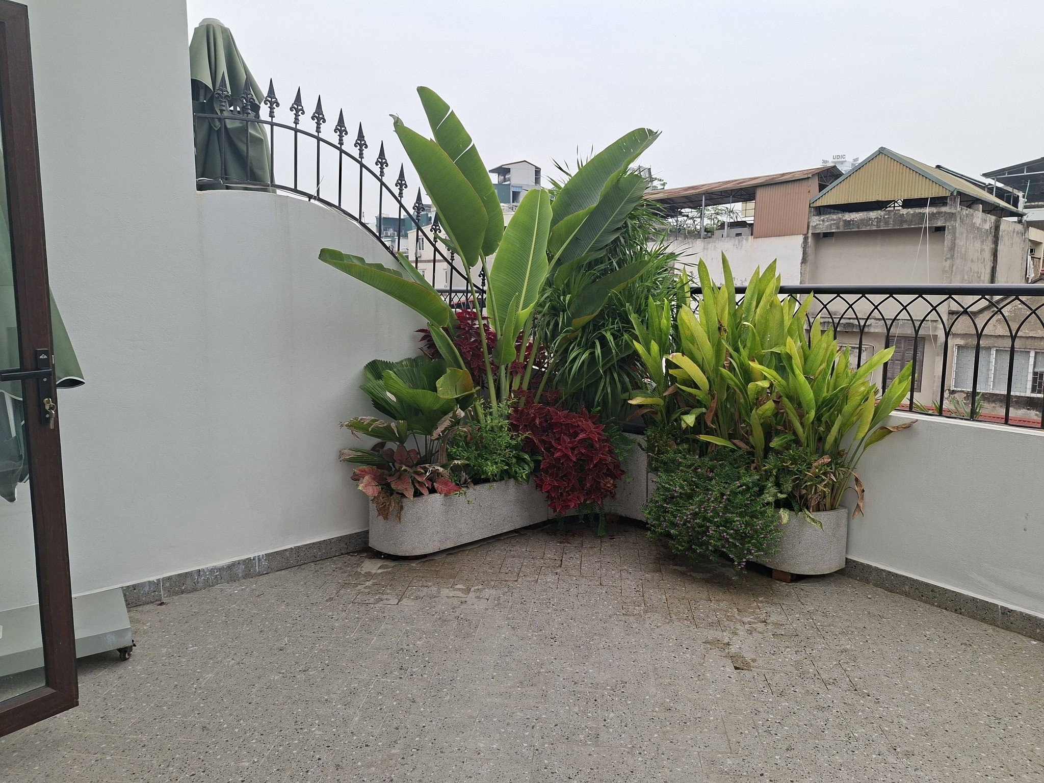 BÁN NHÀ TRẦN DUY HƯNG – Ô TÔ QUA CỬA – THANG MÁYGần KS Chamvit – vị trí đẹp, trung tâm, kinh