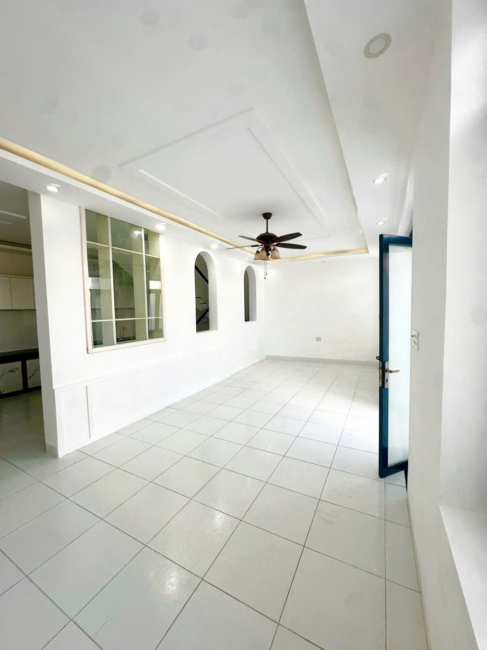 BÁN NHÀ CĂN GÓC 2 TẦNG GẦN BỆNH VIỆN ĐƯỜNG SẮT VĨNH HIỆP 2