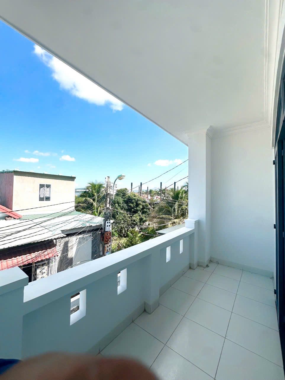 BÁN NHÀ CĂN GÓC 2 TẦNG GẦN BỆNH VIỆN ĐƯỜNG SẮT VĨNH HIỆP 4