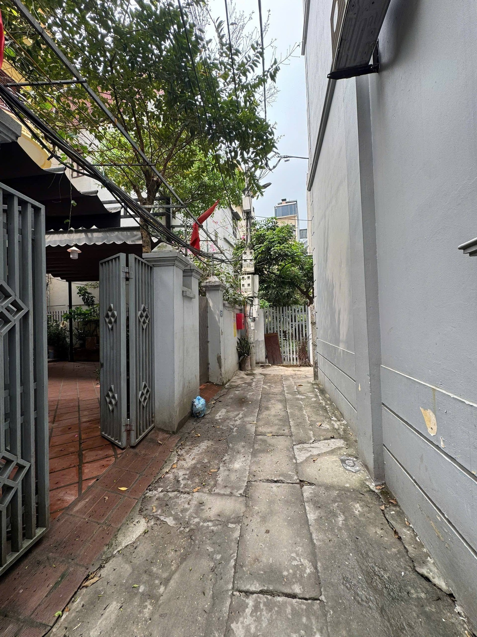 Bán nhà Xuân Đỉnh nở hậu, gần chợ 92m2- 2 tầng- giá 19,8 tỷ 2