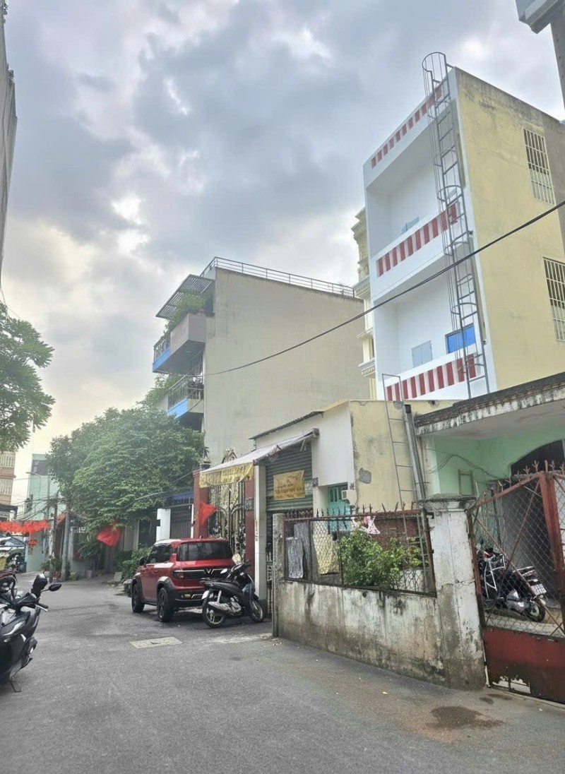 Bán nhà đường Trương Văn Hải, Q9, Thủ Đức, TP HCM. DT 95m2, 2 lầu, 3PN, Giá  8.55  tỷ, SHR 5