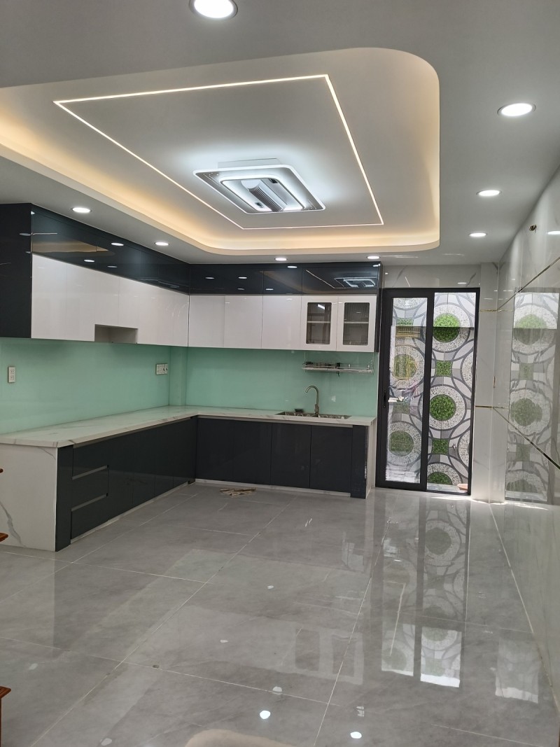 Bán nhà  đường Lã Xuân Oai, Tăng Nhơn Phú A,  Q.9, Thủ Đức, TP HCM. DT 52m2, 4PN. Giá  6.6 tỷ. 2