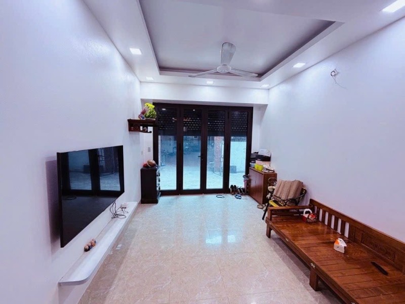 BÁN NHÀ BÁT KHỐI LONG BIÊN, Ô TÔ ĐỖ CỬA, NHÀ 2 THOÁNG, GẦN HỒ, Ở NGAY, 7.2 TỶ 3