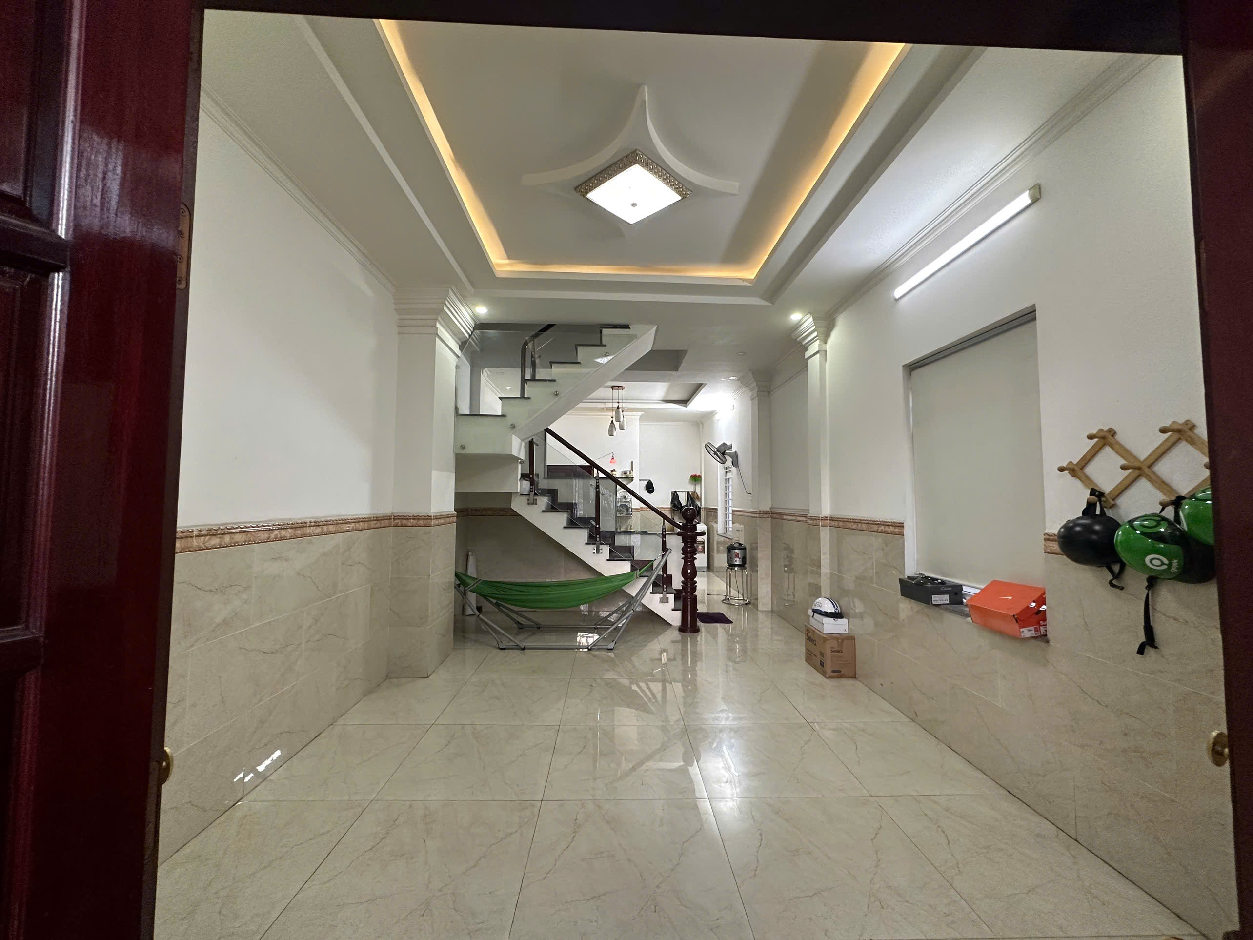 CHO THUÊ NHÀ PHỐ KHU THỦ ĐỨC VILLAGE 718 QUỐC LỘ 13, 3 LẦU, 4PN, 12TR. 6