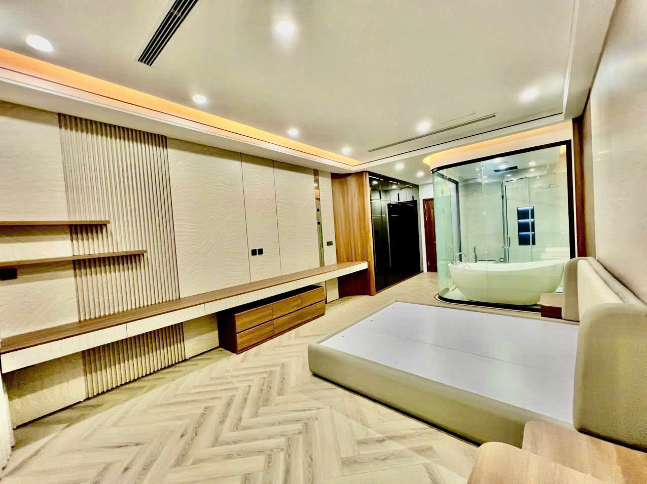 Bán nhà Ngọc Thụy - Bồ Đề - Long Biên. Gần hồ, Công Viên, Trường Học. Lh 0965858116 7