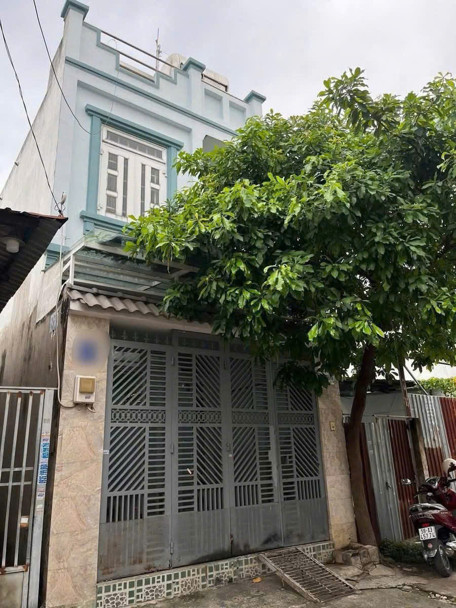 CHO THUÊ NHÀ HẺM XE TẢI NGAY CHỢ HIỆP BÌNH, 3PN+ MÁY LẠNH, 12TR.