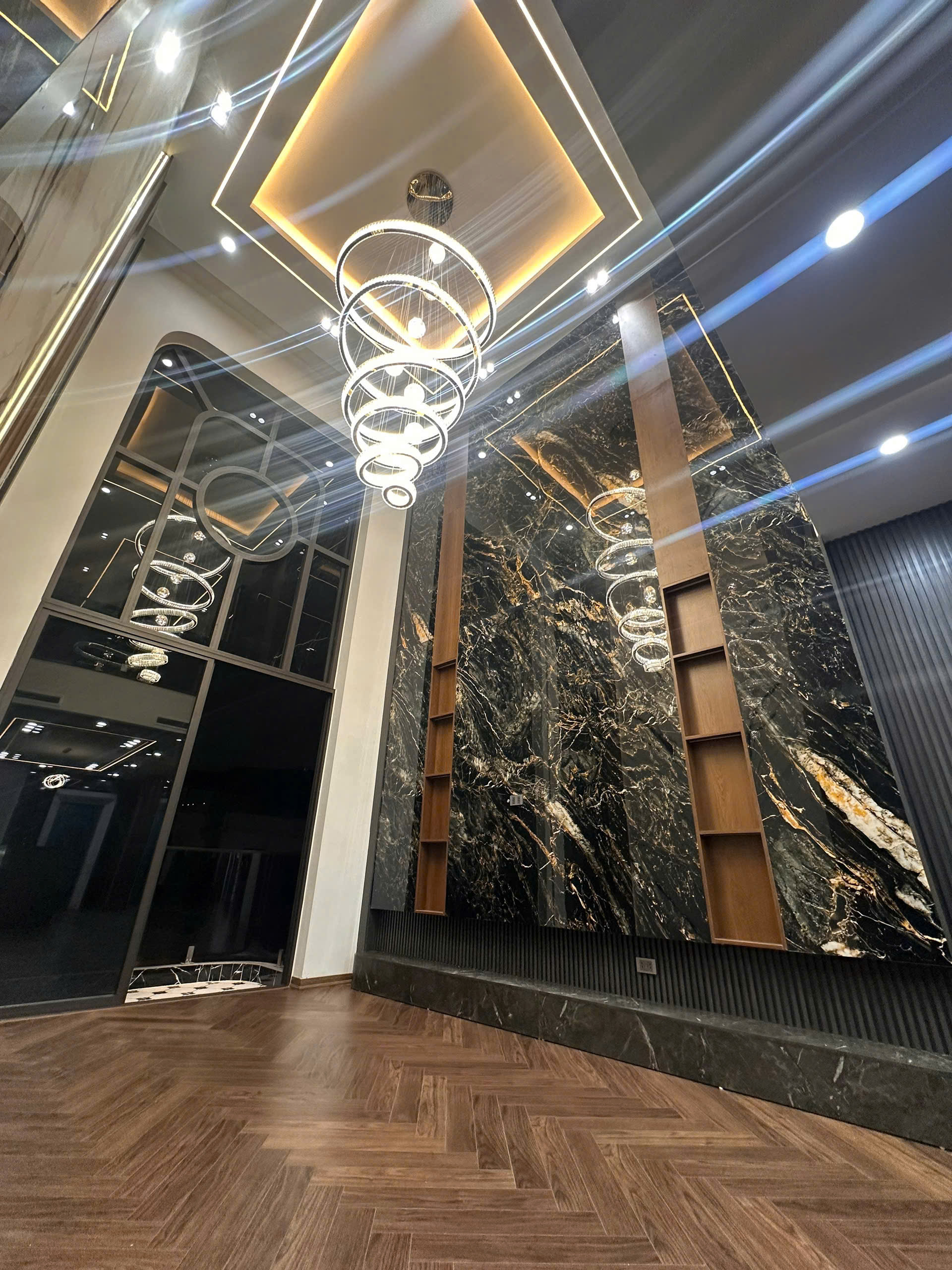 Bán Nhà Phố Trạm Long Biên 55m2 xây 7 tầng full nội thất- Ôtô tránh- Kinh Doanh Đỉnh. 7