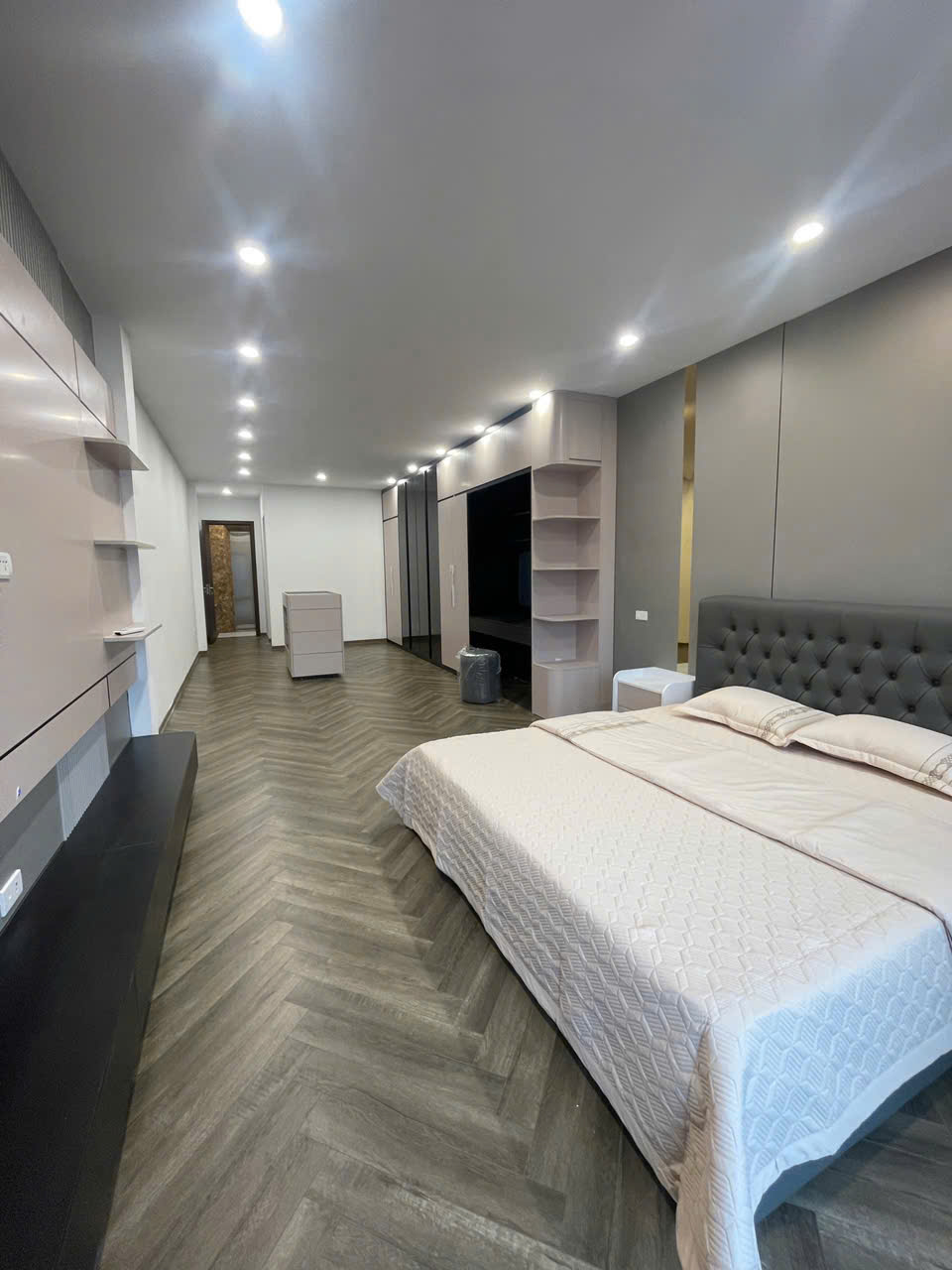 BÁN NHÀ MẶT CHỢ THẠCH BÀN -CỔ LINH -KINH DOANH- VỈA HÈ -OTO TRÁNH - THANG MÁY. 7