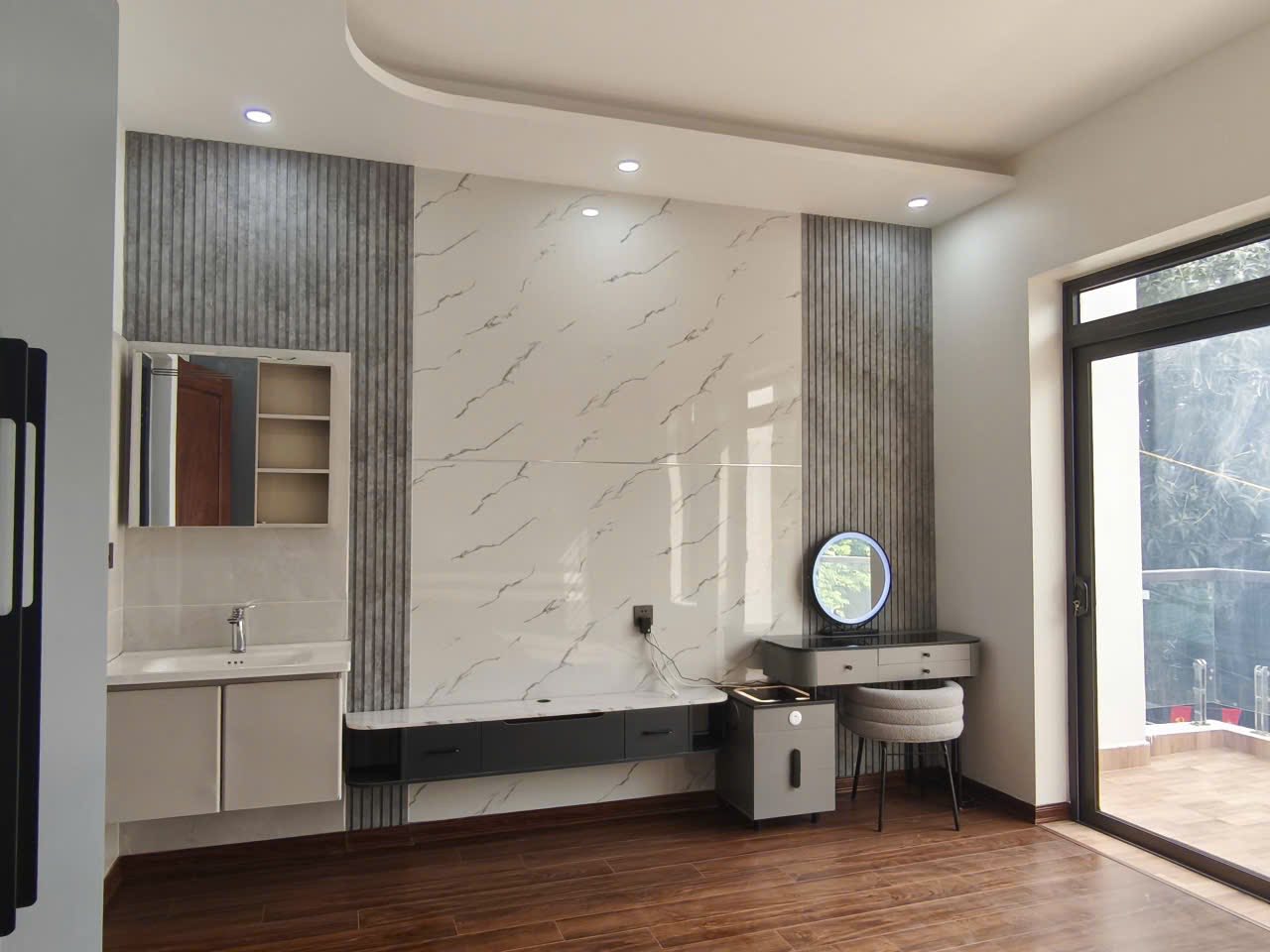 Bán căn nhà 4 tầng mặt phố Trần Quang Diệu, ph Hải Tân, TP HD, 63.2m2, 4 ngủ, 4.5 tỷ 8