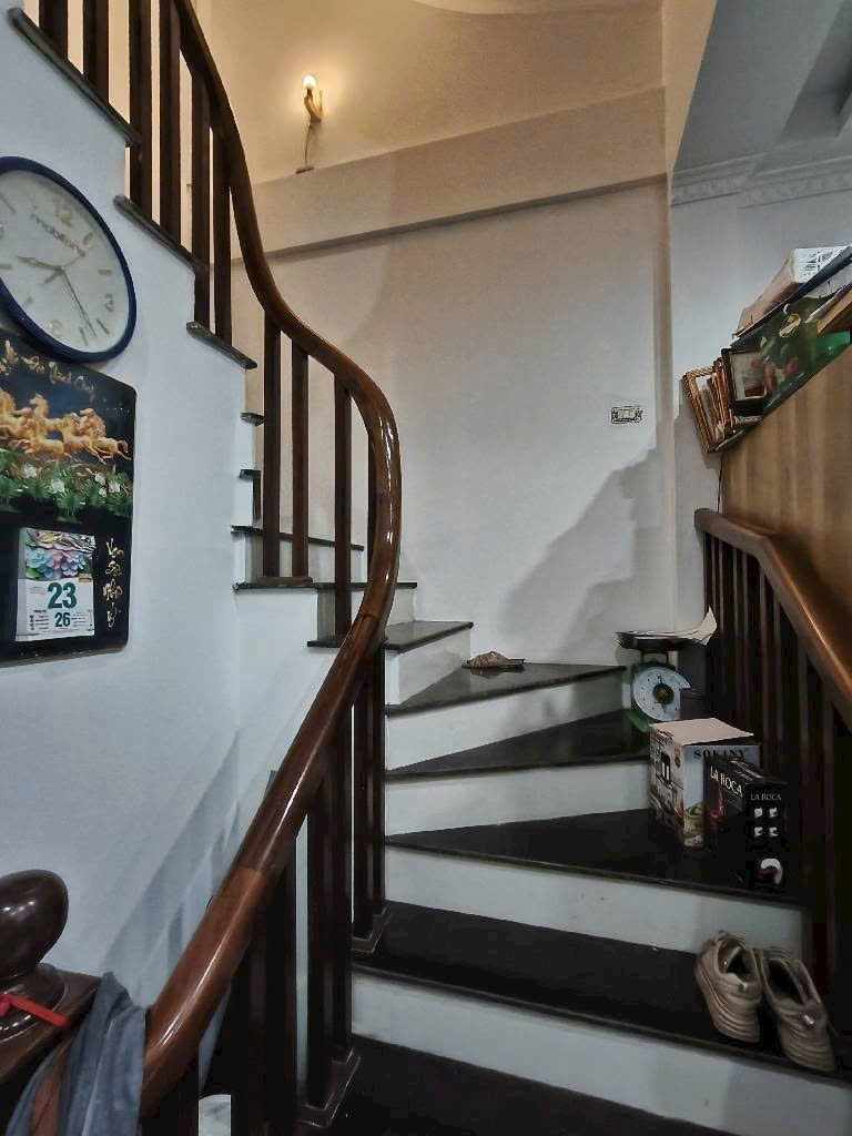 BÁN NHÀ MẶT NGÕ BÁT KHỐI Ô TÔ THÔNG - KINH DOANH NHỎ - LÔ GÓC HAI THOÁNG 7