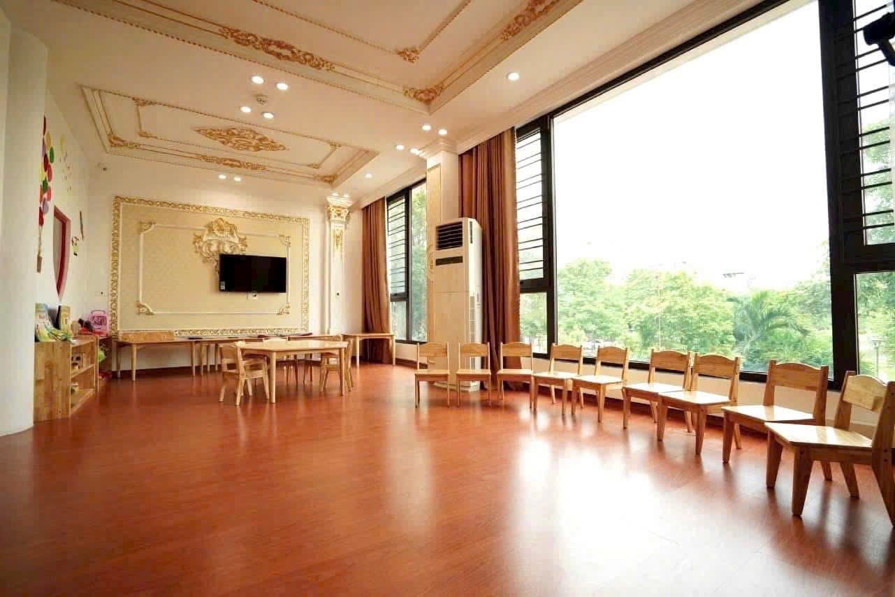 Bán căn nhà cực Vip khu Đông Nam Cường, TP Hải Dương, 136m2, mt 8m, 4 tầng, view hồ 7