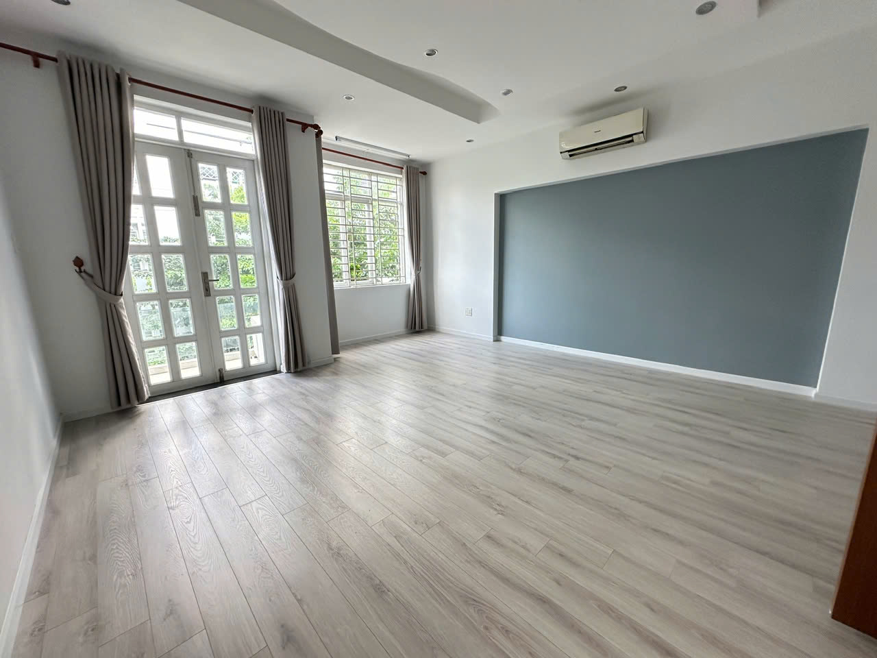 BÁN NHÀ MẶT TIỀN ĐƯỜNG B KDC HIỆP BÌNH CHÁNH 5Mx20M 3LAU SHR GIÁ 14,6TY 7