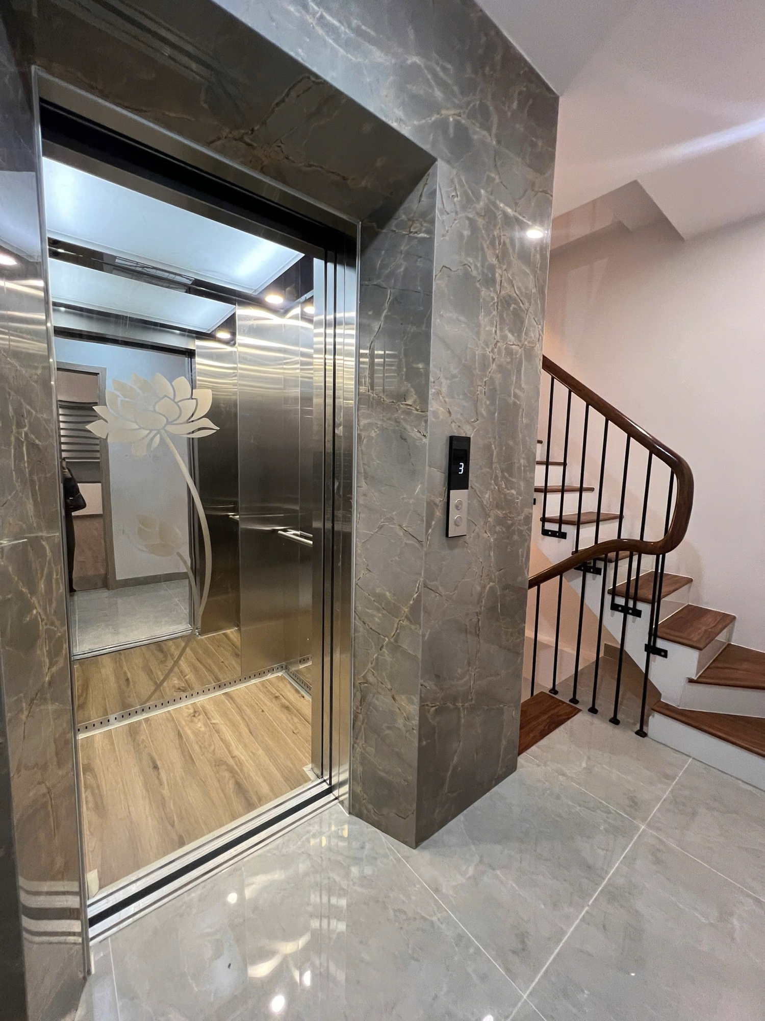 Bán Nhà  Kim Mã 38m2. 6 tầng. mặt tiền 4m. giá 16.5 Tỷ Ba Đình Hà Nội 3