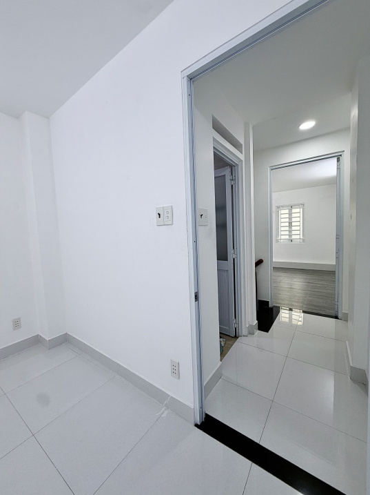 BÁN NHÀ LẠC LONG QUÂN P.10 TÂN BÌNH GIÁP QUẬN 10 45m²(4.2 x 12) 4,55T 3