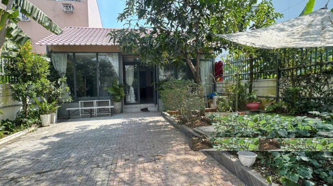 Cho thuê biệt thự vườn 500m2 bên sông đường số 28, sau lưng Gigamall Thủ đức