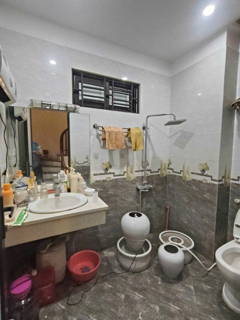 BÁN NHÀ MẶT NGÕ BÁT KHỐI Ô TÔ THÔNG - KINH DOANH NHỎ - LÔ GÓC HAI THOÁNG 8