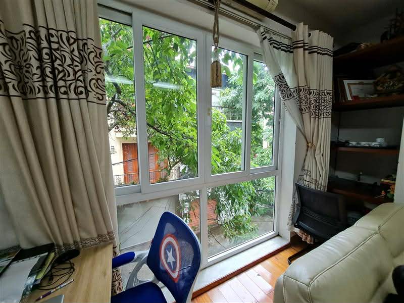 nhà đẹp Lâm Hạ, lô góc, mặt tiền 17m , ôtô tránh, gần bệnh viện Tâm Anh 3