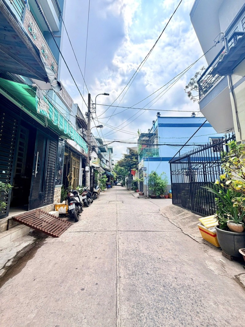 MẶT TIỀN ĐƯỜNG 5M GIÁP TÂN PHÚ 24M2 5 TẦNG BTCT SÂN THƯỢNG CHỈ 4.16 TỶ 8