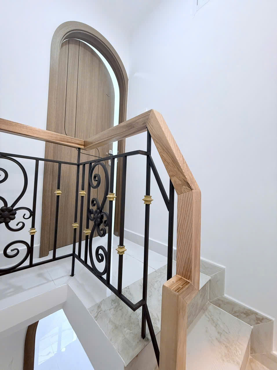 NHỎ XINH GIÁ MỀM NGAY LŨY BÁN BÍCH 3 TẦNG 2PN 3WC CHỈ 2.2 TỶ 8