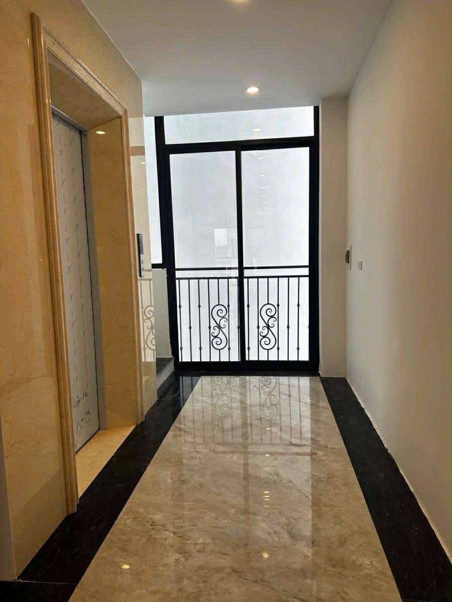 nhà đẹp, phân lô Lâm Hạ, ôtô tránh, gara 7 chỗ, thang máy, full nội thất 5