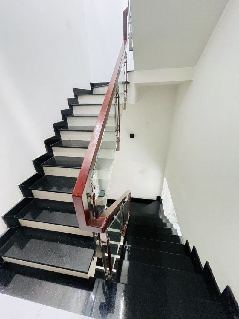 BIỆT THỰ LÊ VĂN QUỚI - 88M2 - 3 TẦNG SÂN THƯỢNG FULL NỘI THẤT CAO CẤP - CÒN 7.4 TỶ 9