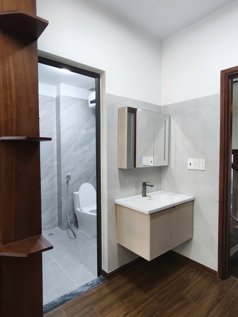 Bán nhà 4 tầng mặt phố KĐT An Phú 2, ph Tân Bình, TP HD, 67.5m2, mt 4.5m, thang máy, gara 10