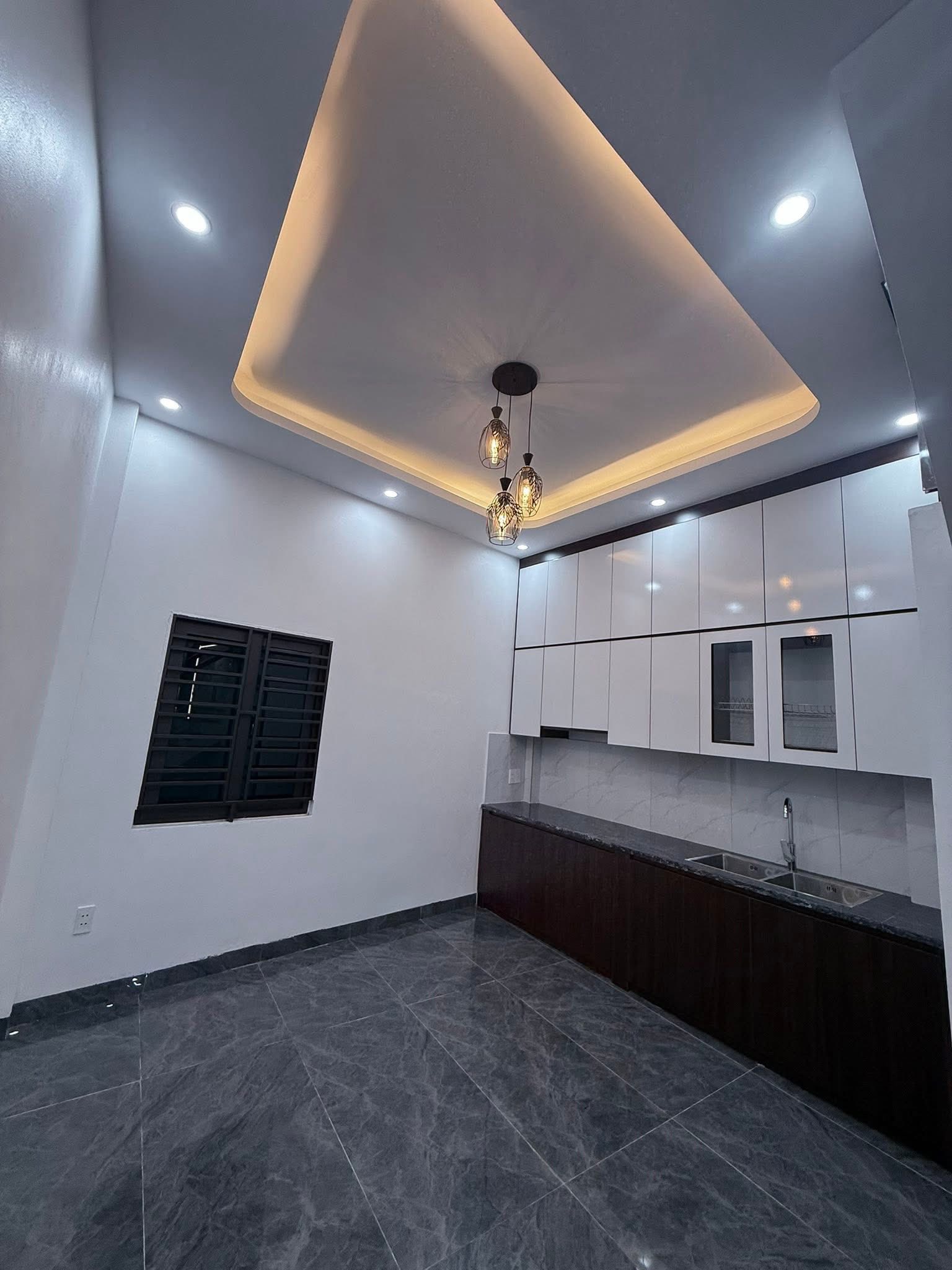 Bán căn nhà ngõ phố Rặng Nhãn, ph Bình Hàn, TP HD, 48m2, 3 tầng, 3 ngủ, đã có nội thất 9