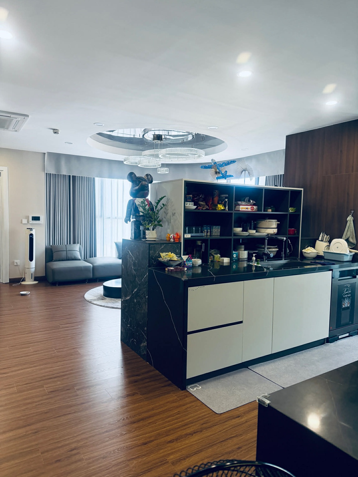 23.3.26.1 Bán căn 3 ngủ Golden Palm Lê Văn Lương dt 125m2 góc, kính cong, nội thất cực kỳ ấn 5