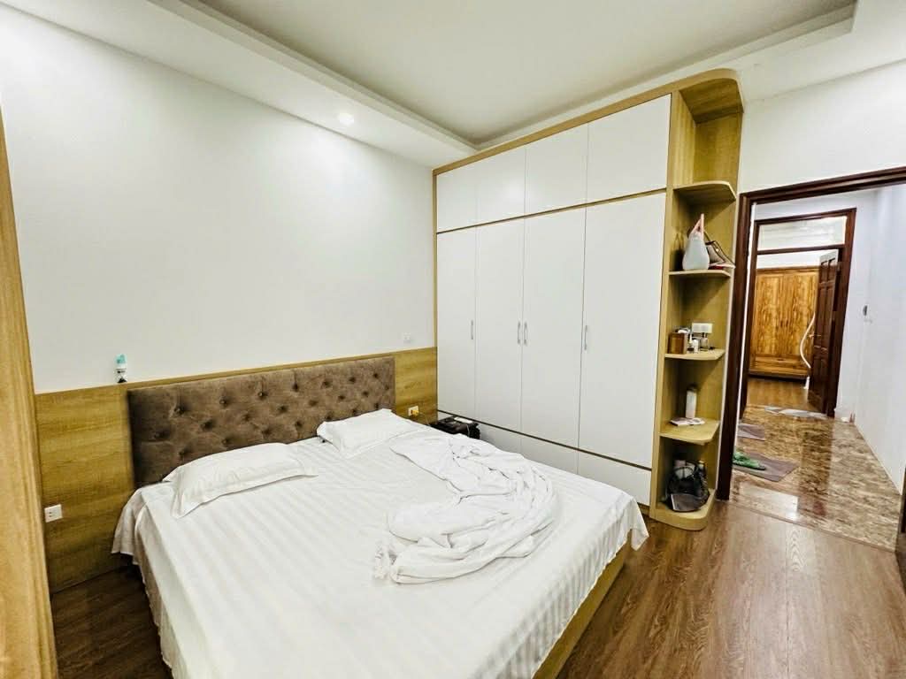 nhà đẹp Cổ Linh, gara ôtô, kinh doanh nhỏ, đi bộ sang Aeon Mall 5