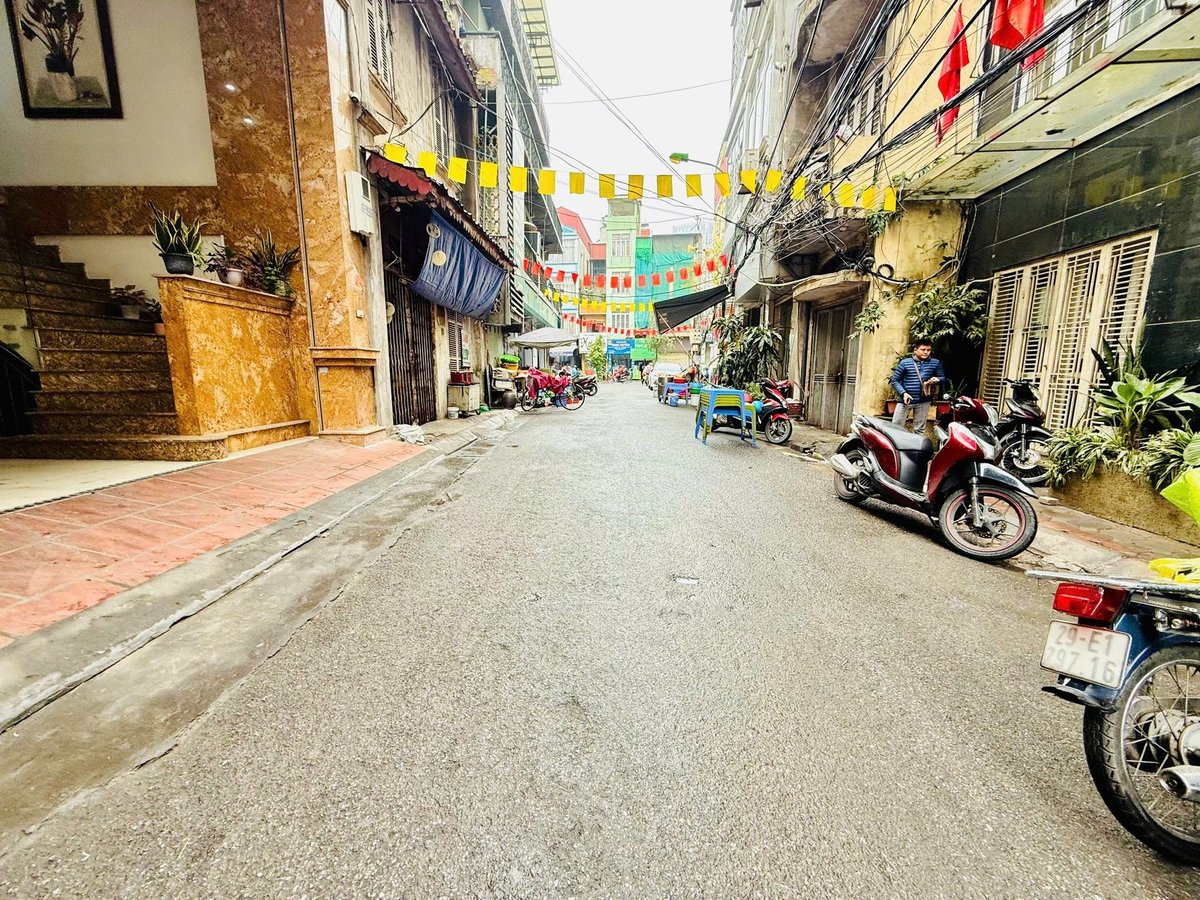 mặt phố  Đống Mác Đông Mác 78m2 x 2 tầng MT 5.6m  cần bán gấp 4