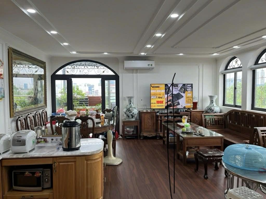 nhà đẹp Ngọc Lâm, 75m x 6tầng, vỉa hè, ôtô tránh, gần trường học + chung cư cao cấp, kinh doanh 5