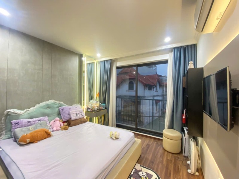 NHÀ GARA Ô TÔ – TRUNG TÂM NGỌC THỤY – 6 TẦNG – NGÕ 5M 3