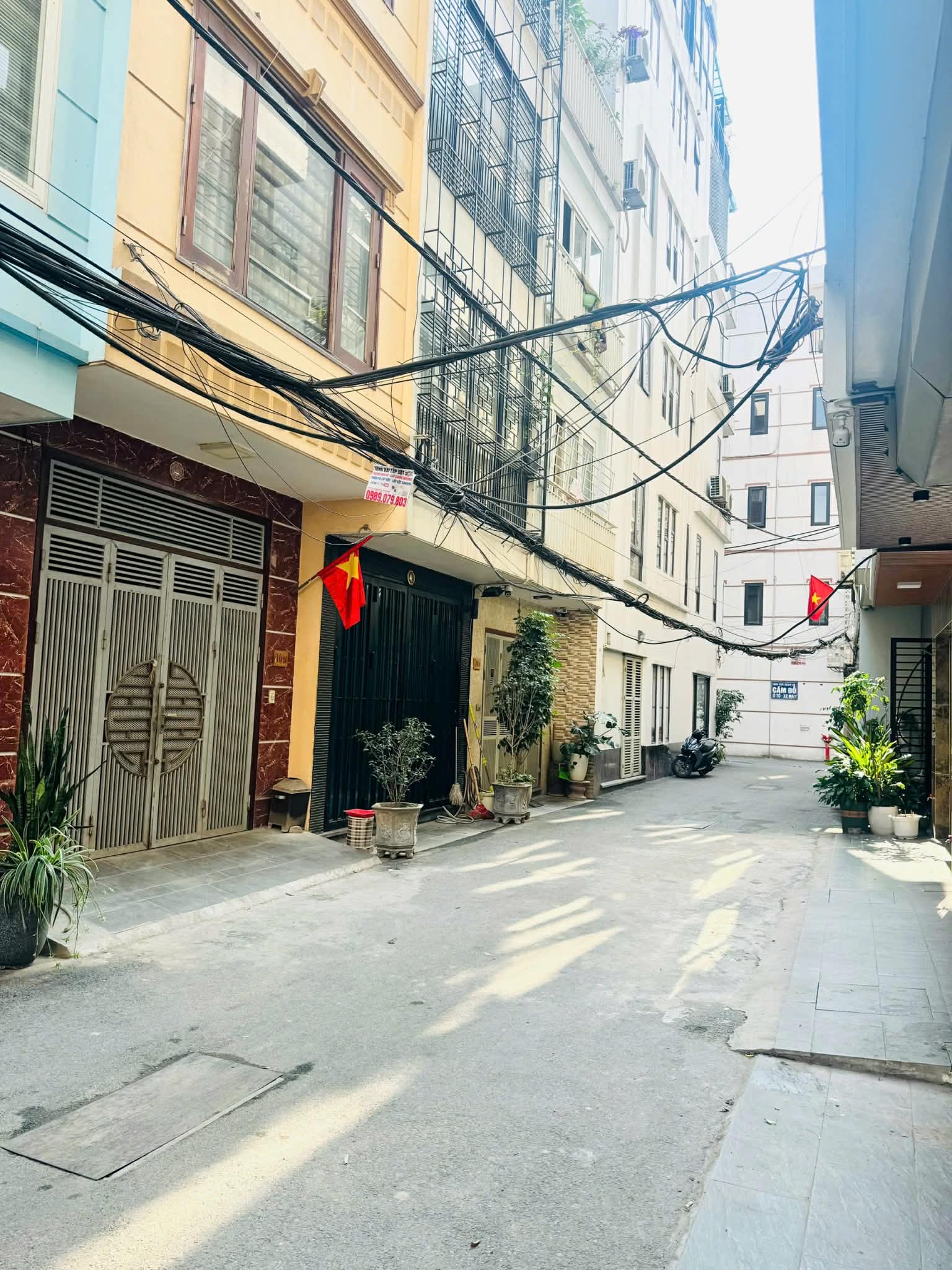 bán nhà Ngọc Thuỵ, 3 ngủ khép kín, trong đê, ôtô đỗ cửa, chỉ 8.6 tỷ