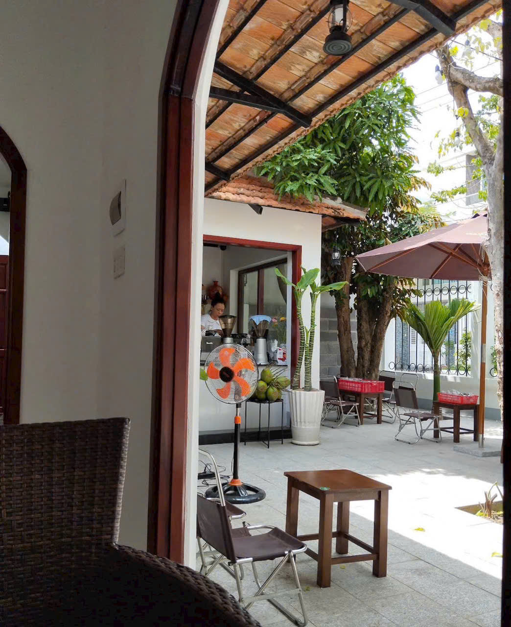 Nhà Cách Biển 100m Sẵn Mô Hình Kinh Dôanh Cafe Ngang rộng 13m Giá rẻ 3